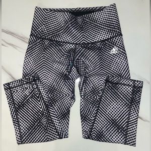 Adidas black&white Crop climalite Tight Size XS